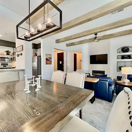 Luxurious Remodeled Villa In La Quinta #A